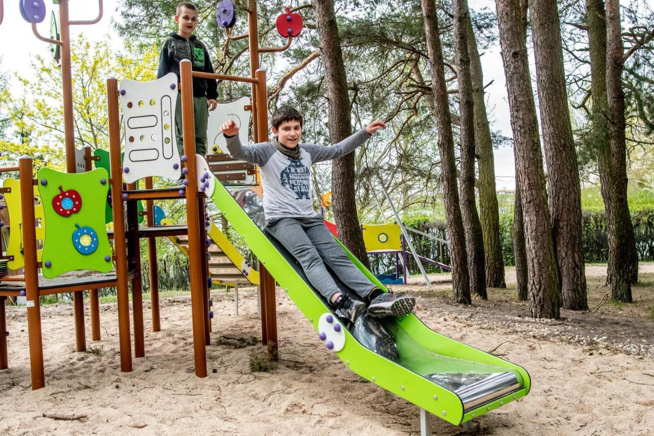 Roza Wiatrow Otel Węgorzewo Dış mekan fotoğraf