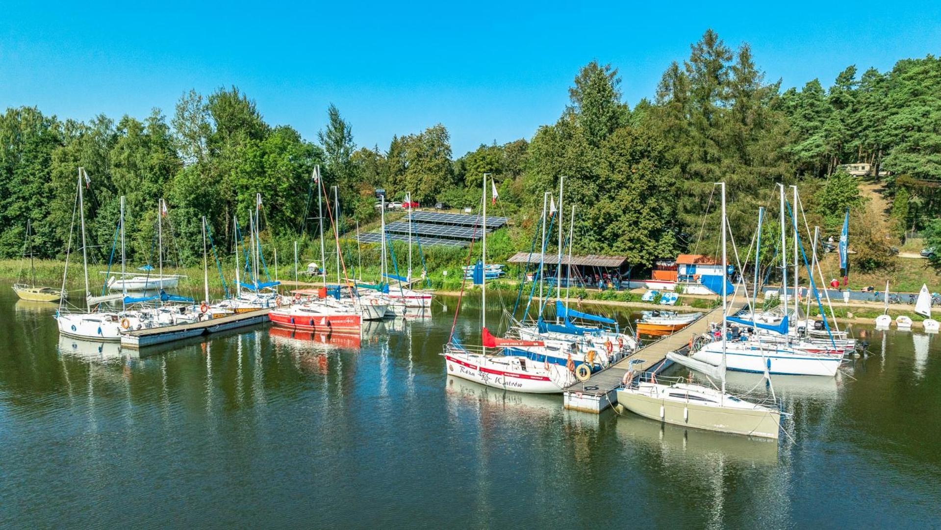 Roza Wiatrow Otel Węgorzewo Dış mekan fotoğraf